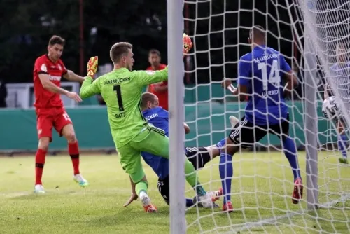 Bayer Leverkusen derrota 3-0 al Sarrebruck en la Copa alemana