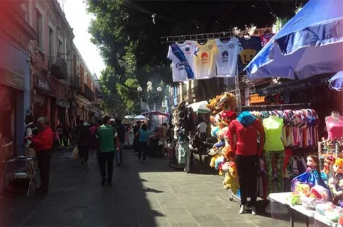 Avanza reordenamiento del comercio informal en el Centro