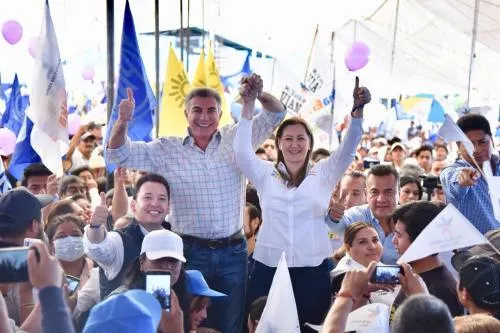 Respalda Gali campaña de Martha Erika, ahora en Amozoc