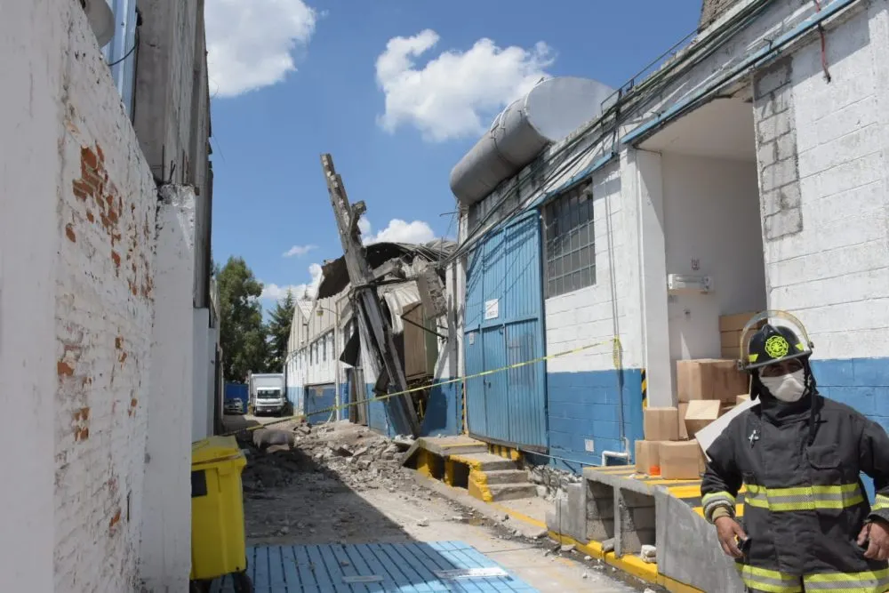 Protección Civil y equipos de emergencia controlan explosión en San Francisco Totimehuacán