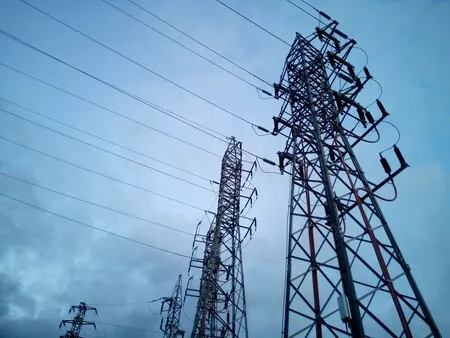 Cofece recomienda no aprobar la iniciativa de reforma eléctrica