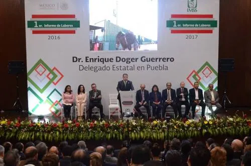 Rinde informe de labores el delegado federal del IMSS, Enrique Doger Guerrero