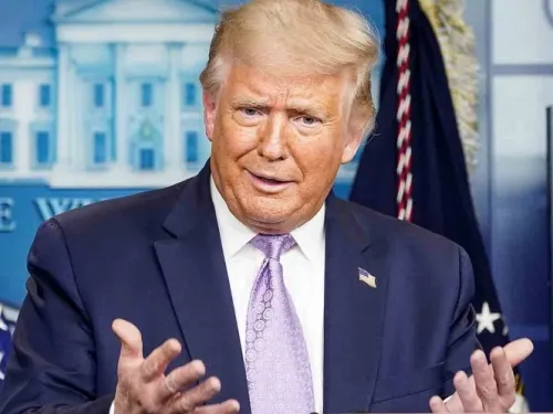 Biden se lanza contra Trump por restricciones de vuelos a Cuba