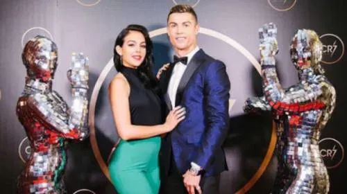 Cristiano Ronaldo se refugia con su novia y abogados en Lisboa