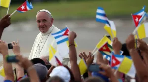 El papa Francisco arriba a Holguín; oficiará segunda misa masiva