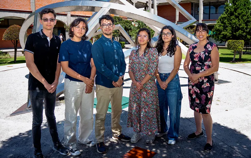 estudiantes-udlap-hackaton-2023