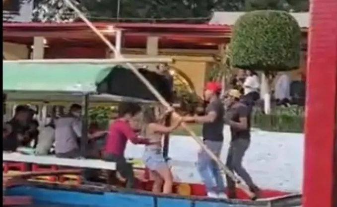 Pelea en trajineras