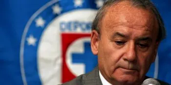 Billy Álvarez se defiende ante orden de aprehensión federal