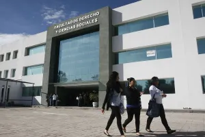 Ofrece FDCS becas a maestros y alumnos para certificar dominio del inglés