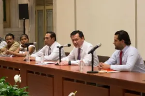 Decretan receso en reunión de Osorio con maestros