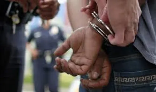 Detienen a asaltante de comercio en Bosques de San Sebastián