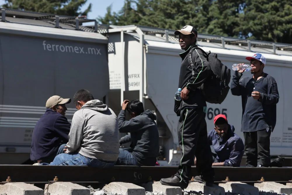 Autoridades migratorias de Puebla han deportado a 11 extranjeros; 1 de EEUU y 13 de Guatemala