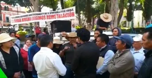 Amagan habitantes con cerrar autopista y accesos a Canoa; buscan anular plebiscitos