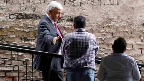 AMLO plantea 12 reformas legales