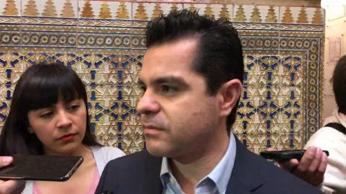 García Almaguer renunció a su militancia en el PAN