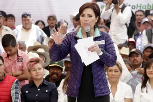 Me comprometo a destinar recursos para damnificados: Robles