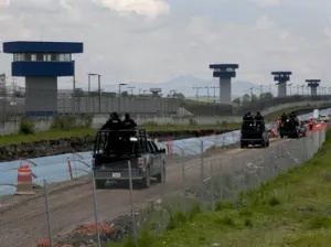 Dictan formal prisión a tres más, por fuga de ‘El Chapo’