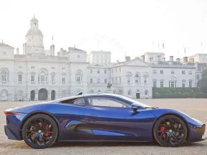 Jaguar amplia su producción, ahora venderá camionetas y sedanes