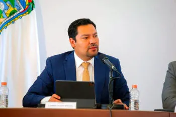 Andrés Villegas avala gabinete de José Chedraui; pide mesura a Carvajal