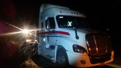 Policía Estatal recuperó un tractocamión robado en la colonia La Libertad; hay cuatro detenidos
