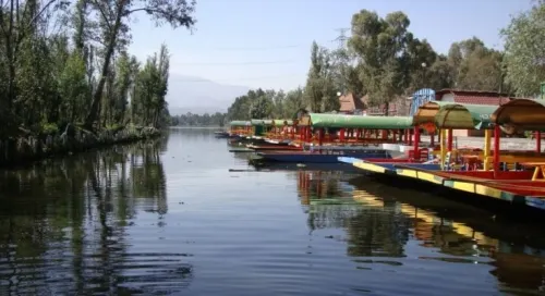 Encuentran cuerpo de mujer en zona de embarcaderos de Xochimilco