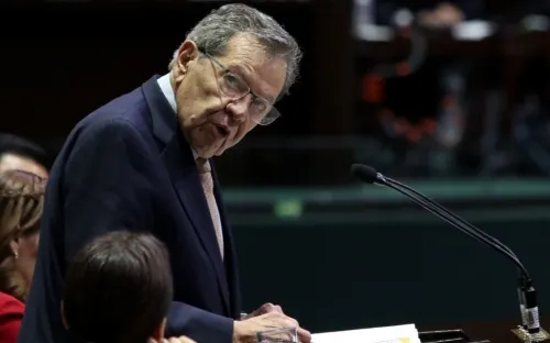 Golpistas, quienes buscan suspender proceso de consejeros del INE: Muñoz Ledo