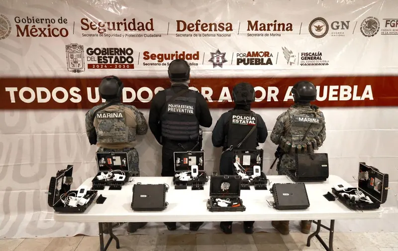 Desmantelan sistema de vigilancia ilegal con nueve cámaras en Tepeaca