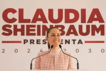 En 2025 las mujeres adultas mayores indígenas y afromexicanas recibirán un apoyo universal: Sheinbaum