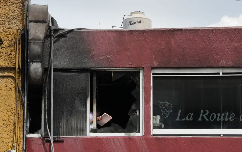 Corto circuito provoca incendio en restaurante La Route Des Vins en colonia La Paz