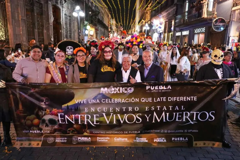 gob-pue-desfile-entre-vivos-y-muertos