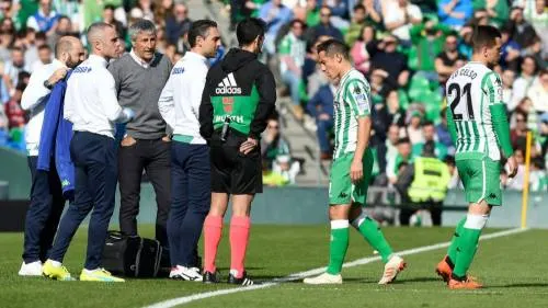 Andrés Guardado estará un mes de baja por una rotura muscular
