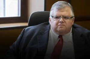 Bancos centrales del mundo vigilarán de cerca los mercados financieros: Carstens