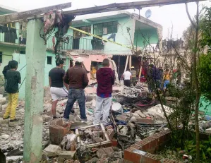 Van 83 muertos en 39 explosiones en Tultepec