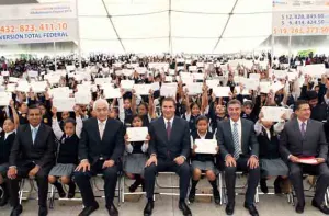 Gobernador y SEP arrancan Programa de Inclusión Digital en Puebla