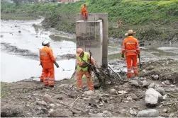 Protección Civil Municipal y Organismo Operador del Servicio de Limpia realizan limpieza del Puente