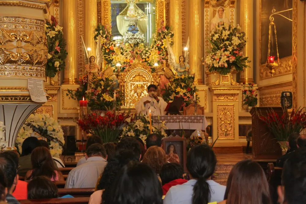 Realizan misa para conmemorar a Cecilia Monzón en Puebla, y mujeres exigen justicia en España