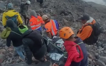 Rescatan a mujer alpinista de Guadalajara en el Pico de Orizaba