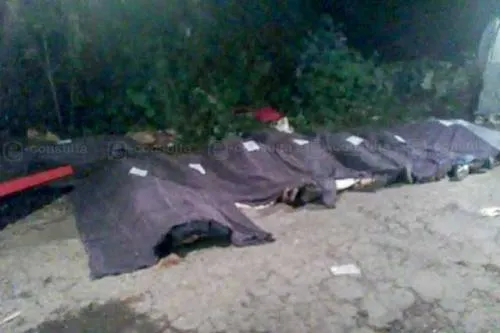Sepultan a las 19 víctimas de la volcadura en Tepango de Rodríguez