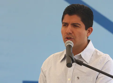 Eduardo Rivera sostiene reunión con universitarios