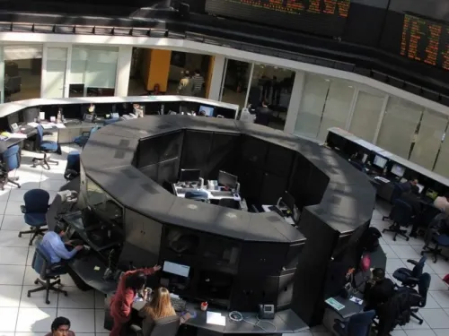 Abre la BMV con ganancia pese emergencia por Covid-19