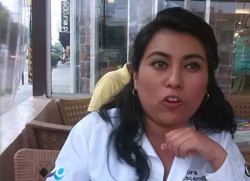 Candidato del PAN en el distrito 10, paga 20 pesos por lona de Morena