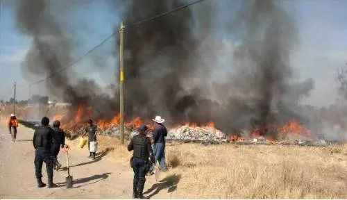 Arde recicladora de desechos industriales en Coronango; no se reportan heridos
