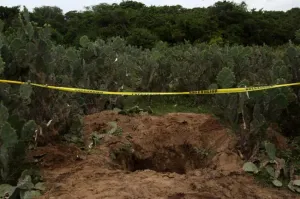 Van 42 cuerpos hallados en fosas clandestinas de Jalisco
