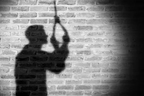 Se eleva depresión y pensamiento suicida por confinamiento en jóvenes