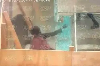 Mujeres resultan heridas al romper cristal en Metro de la CDMX
