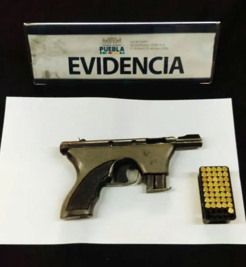 Policía municipal detiene a persona por robo a negocio