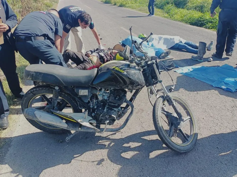 Mueren 3 en inusual accidente vial en Tepanco