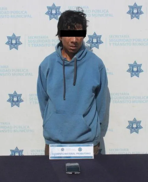 Elementos de la SSPTM aseguran a persona por robo a transeúnte en la colonia Revolución Mexicana