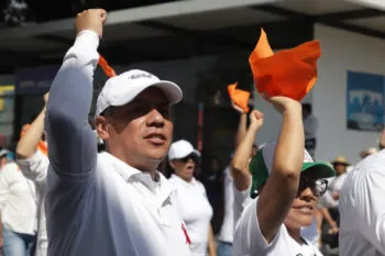 Gobernador de Puebla encabezó marcha por el Día del Trabajo; trabajadores exigieron disminución del ISR