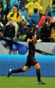 Pulido hace hat-trick en el triunfo del Tri